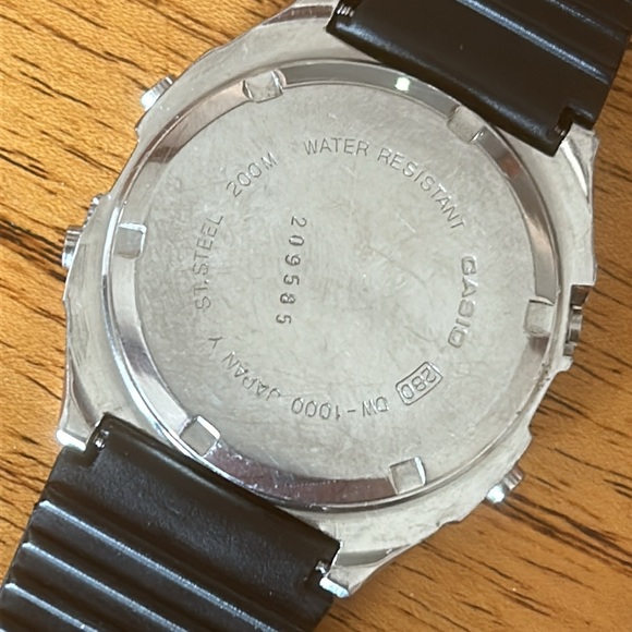 Casio DW-1000- Fantastic condition! - Picture 4 of 17